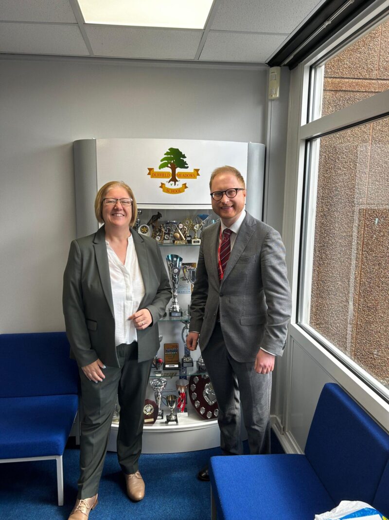 Jonathan Davies MP and Headteacher Mrs Lovak-Lemmings.